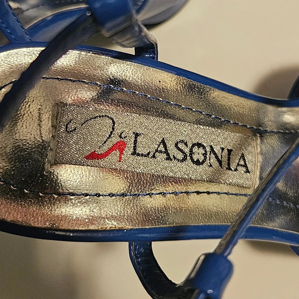 NWOT Lasonia Sling Back Heels